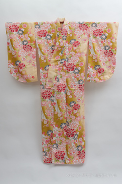 卒業式用小振袖
赤/ピンク/黒系の花柄袴　貸衣装レンタル