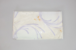 色無地　貸衣装レンタル　帯　オフホワイト色　孔雀の刺繍入り