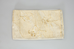 色無地　貸衣装レンタル　ゴールド色　金色の刺繍入り