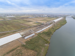 七北川河口付近・堤防かさ上げ工事　ラジコン空撮/仙台市 写真スタジオのロイヤル撮影の一例